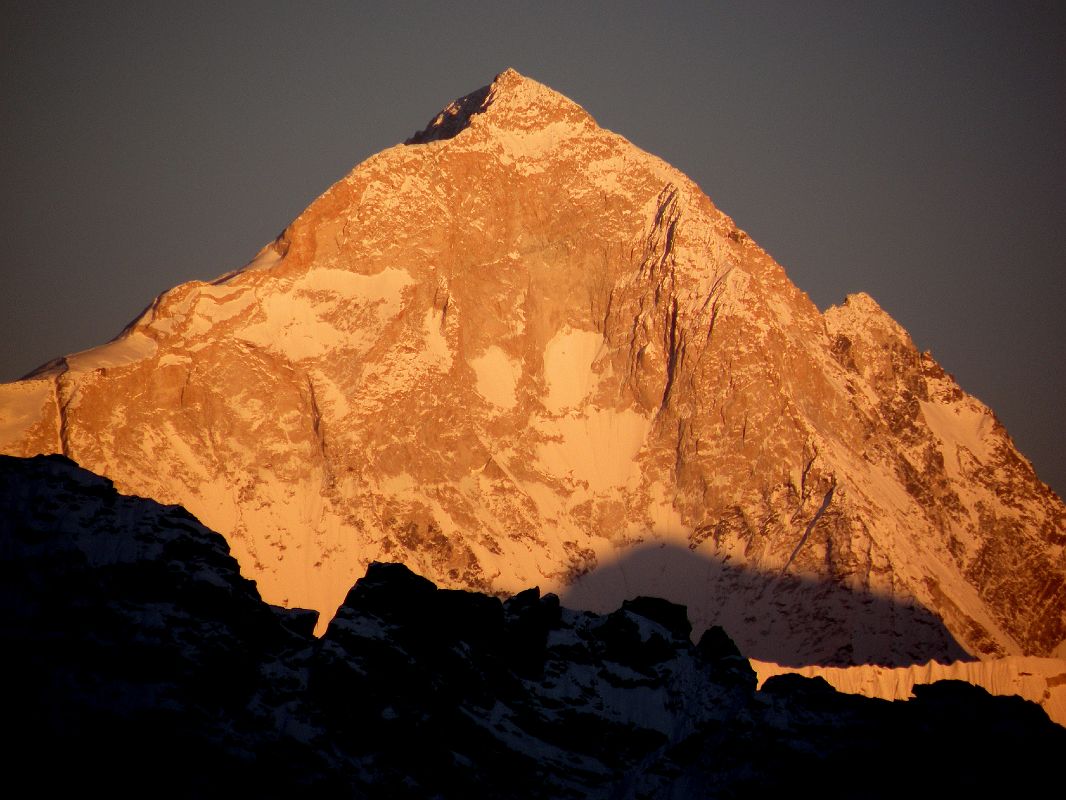 Gokyo Ri 07-1 Makalu Close Up From Gokyo Ri At Sunset